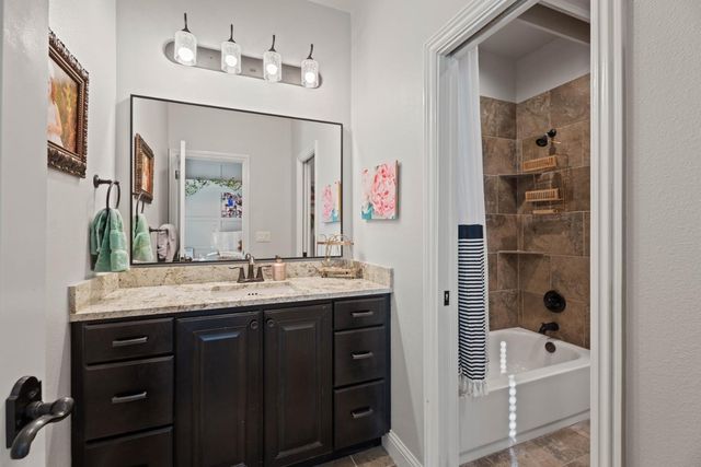 813 Avenue T, Shallowater, TX 79363