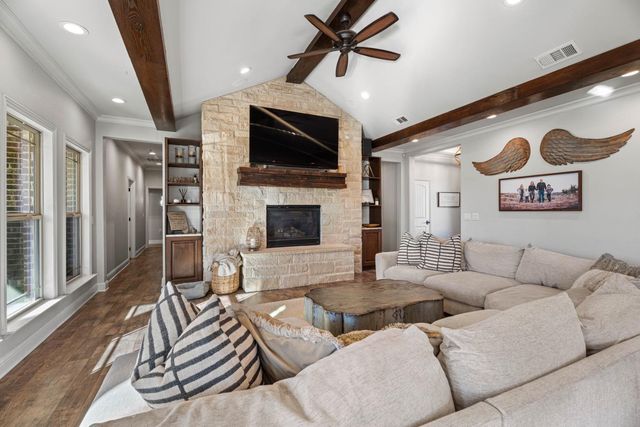 813 Avenue T, Shallowater, TX 79363