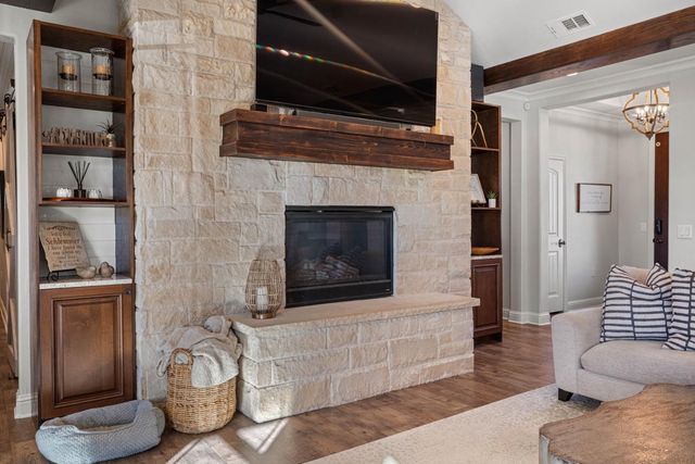 813 Avenue T, Shallowater, TX 79363