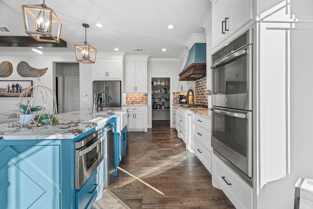 813 Avenue T, Shallowater, TX 79363