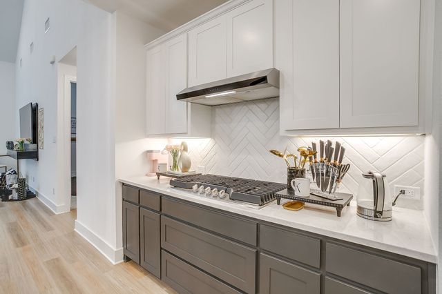 925 Carnation Drive, Crowley, TX 76036