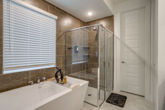 925 Carnation Drive, Crowley, TX 76036