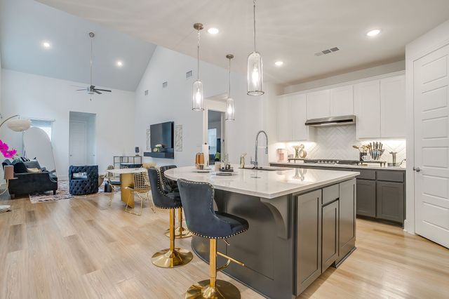 925 Carnation Drive, Crowley, TX 76036