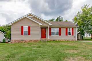 1002 Poppy Seed Dr, Oak Grove, KY 42262