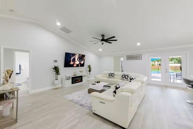 11038 Persimmon Boulevard, West Palm Beach, FL 33411