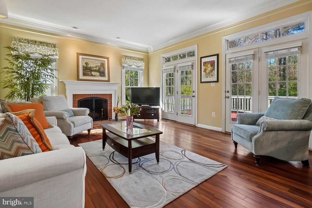 Image 13 of property listing at 13236 MAPLECREST DR, Potomac, MD 20854