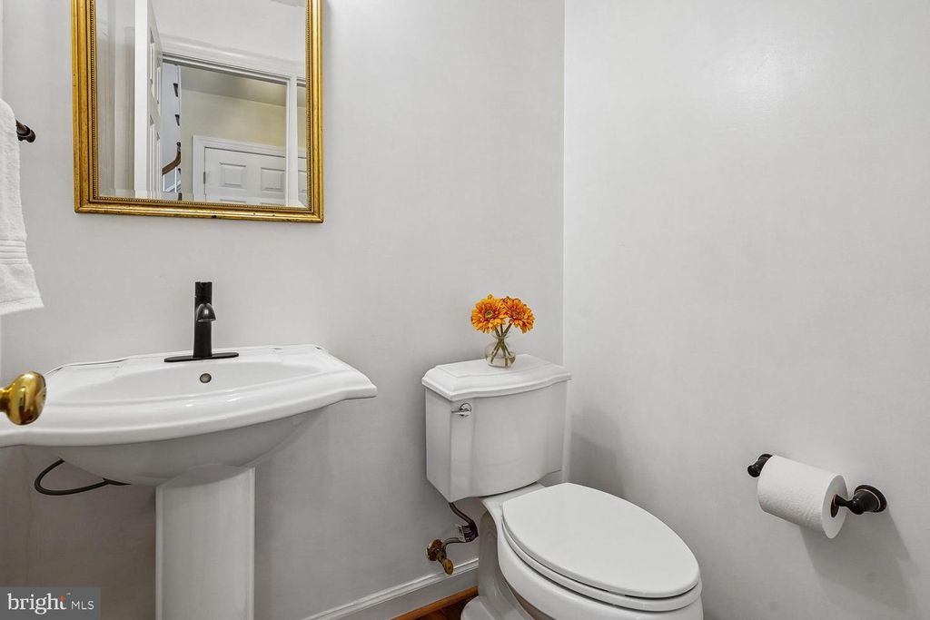 Image 15 of property listing at 13236 MAPLECREST DR, Potomac, MD 20854