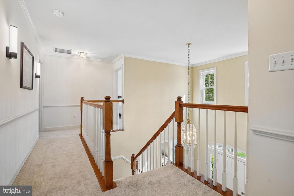 Image 18 of property listing at 13236 MAPLECREST DR, Potomac, MD 20854