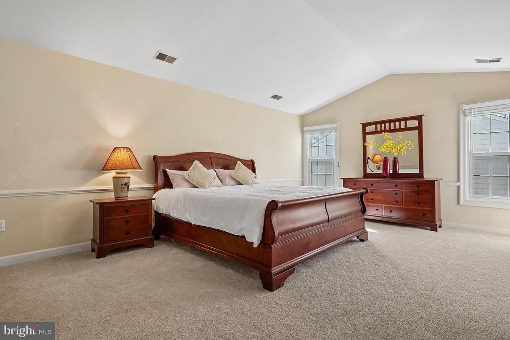 Image 19 of property listing at 13236 MAPLECREST DR, Potomac, MD 20854