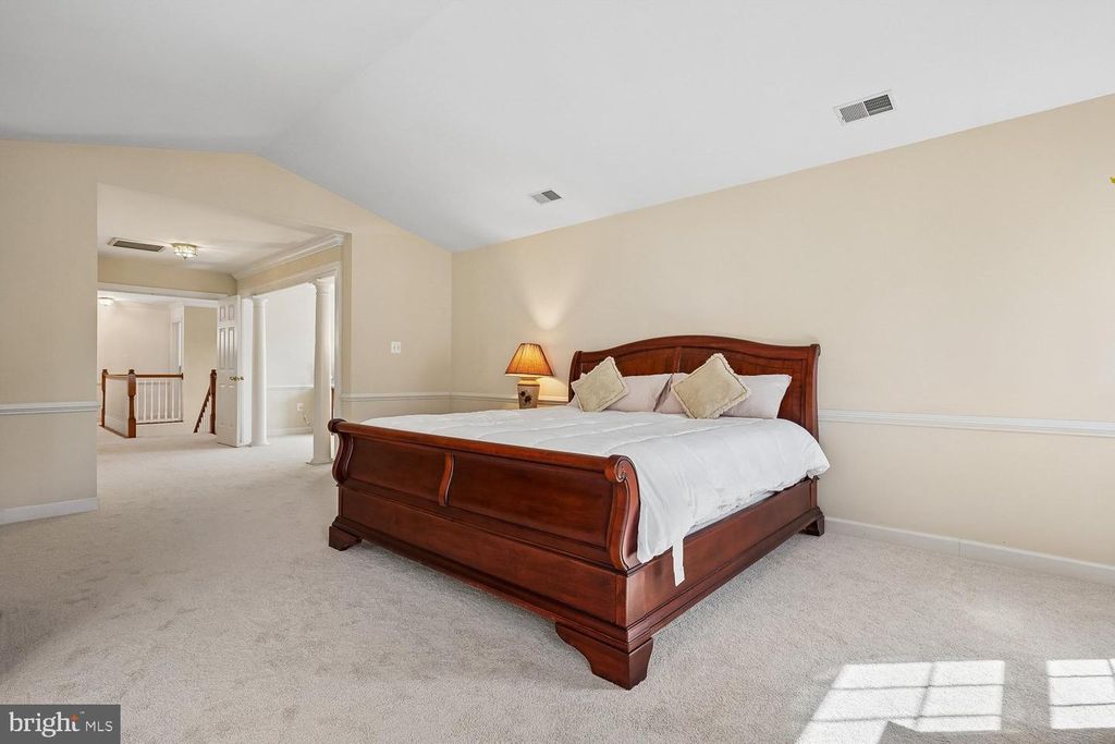 Image 21 of property listing at 13236 MAPLECREST DR, Potomac, MD 20854