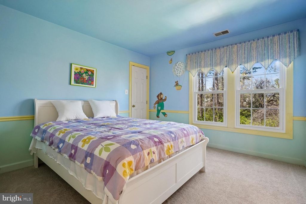 Image 26 of property listing at 13236 MAPLECREST DR, Potomac, MD 20854