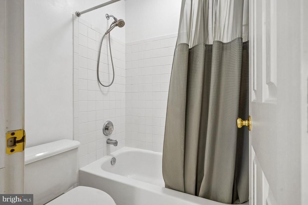 Image 28 of property listing at 13236 MAPLECREST DR, Potomac, MD 20854