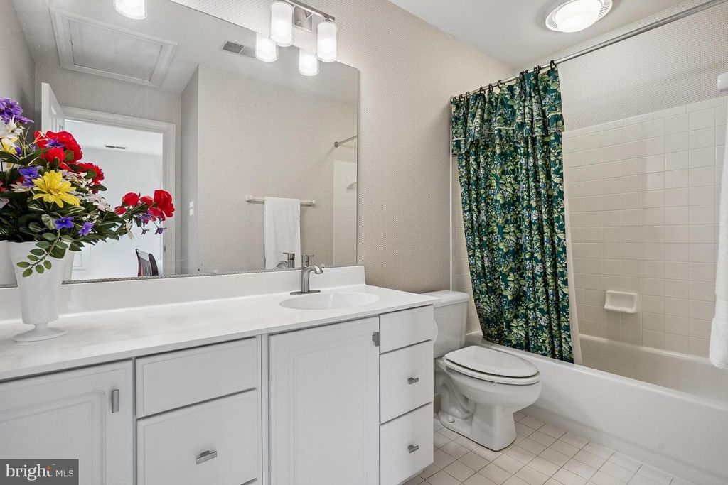 Image 31 of property listing at 13236 MAPLECREST DR, Potomac, MD 20854