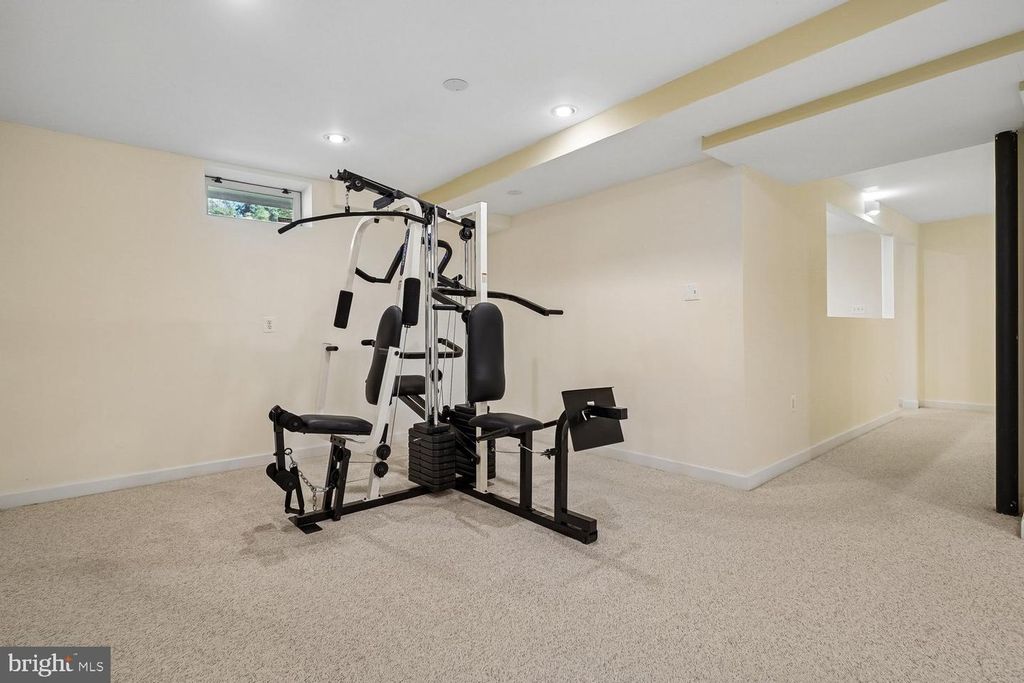 Image 34 of property listing at 13236 MAPLECREST DR, Potomac, MD 20854