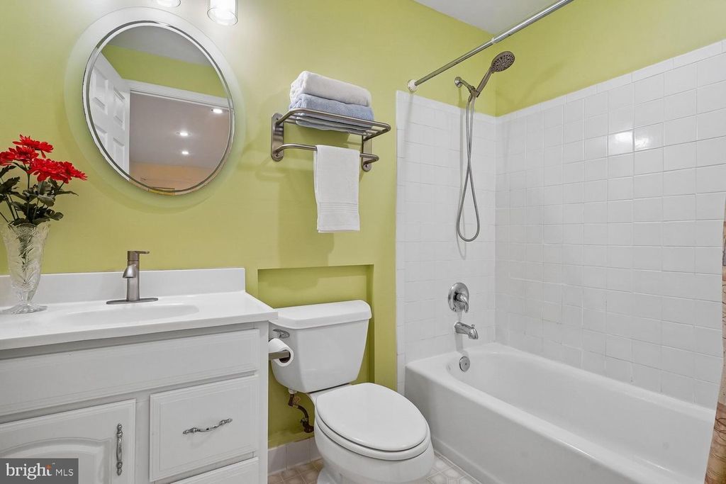 Image 38 of property listing at 13236 MAPLECREST DR, Potomac, MD 20854