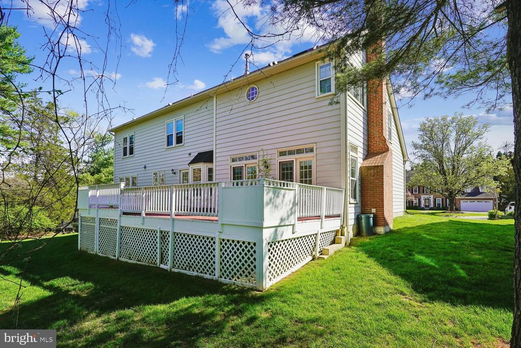 Image 39 of property listing at 13236 MAPLECREST DR, Potomac, MD 20854