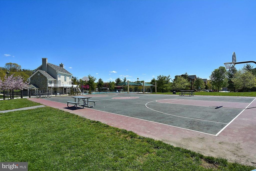 Image 44 of property listing at 13236 MAPLECREST DR, Potomac, MD 20854