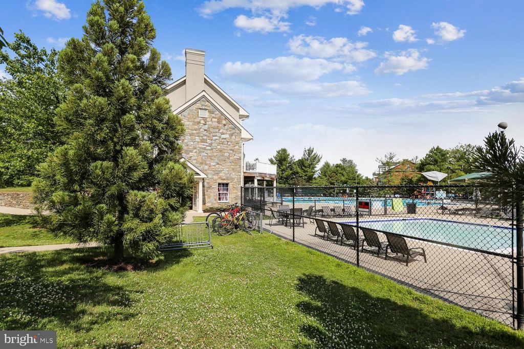 Image 46 of property listing at 13236 MAPLECREST DR, Potomac, MD 20854