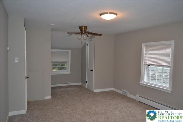 1424 Westgate Drive, Hanover Twp, PA 18017