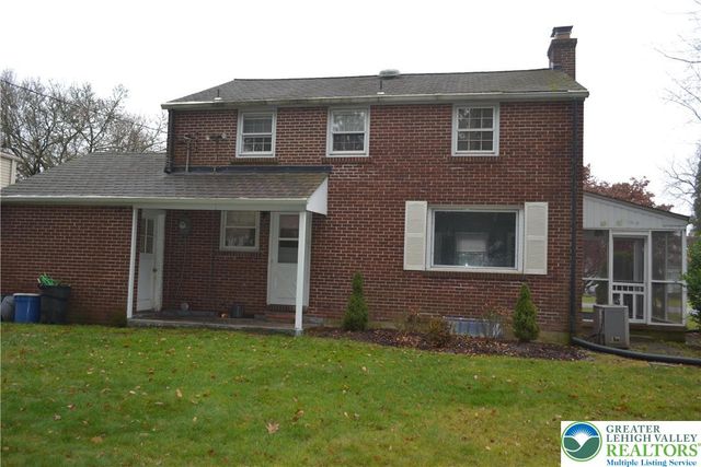 1424 Westgate Drive, Hanover Twp, PA 18017