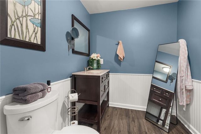 8609 GREENWAY Lane, Lenexa, KS 66215
