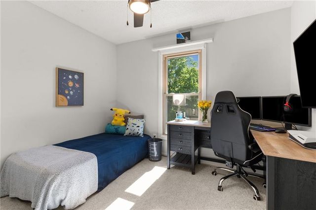 8609 GREENWAY Lane, Lenexa, KS 66215