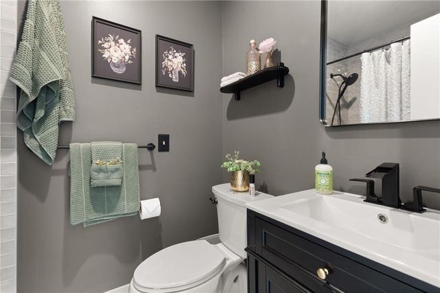 8609 GREENWAY Lane, Lenexa, KS 66215