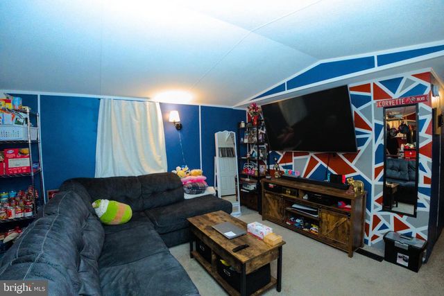 19 MARATHON DR, Mantua, NJ 08051