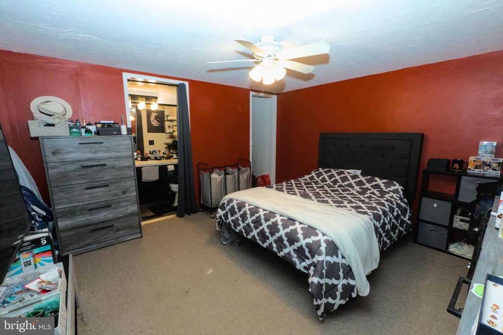 19 MARATHON DR, Mantua, NJ 08051