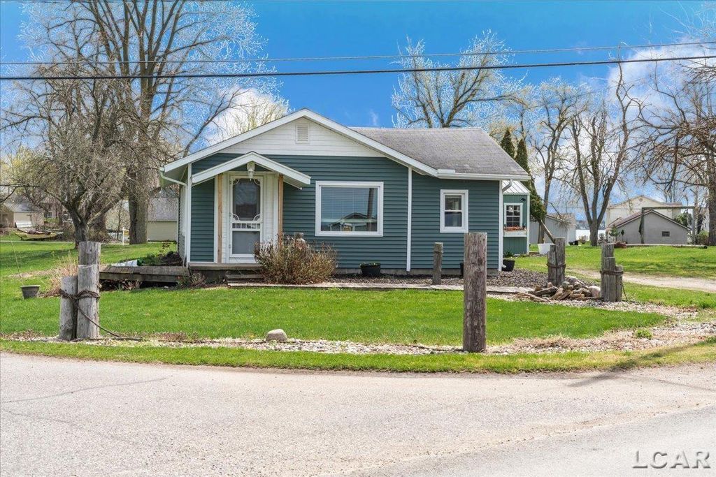 3193 Round Lake Highway, Rollin Twp, MI 49253