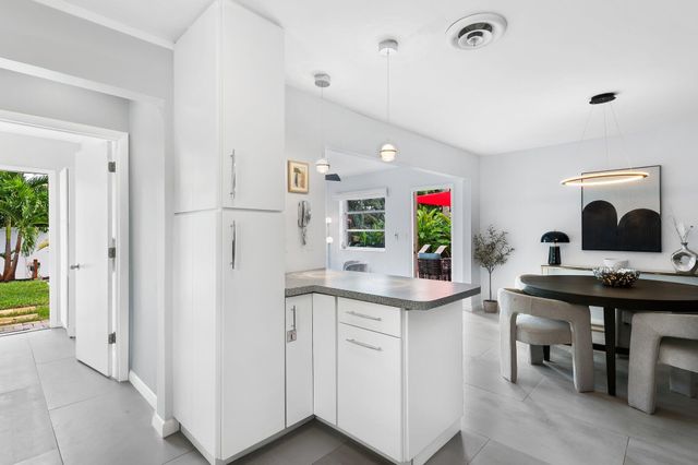 2640 NW 9th Lane, Wilton Manors, FL 33311