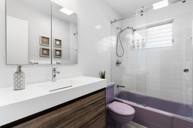 2640 NW 9th Lane, Wilton Manors, FL 33311