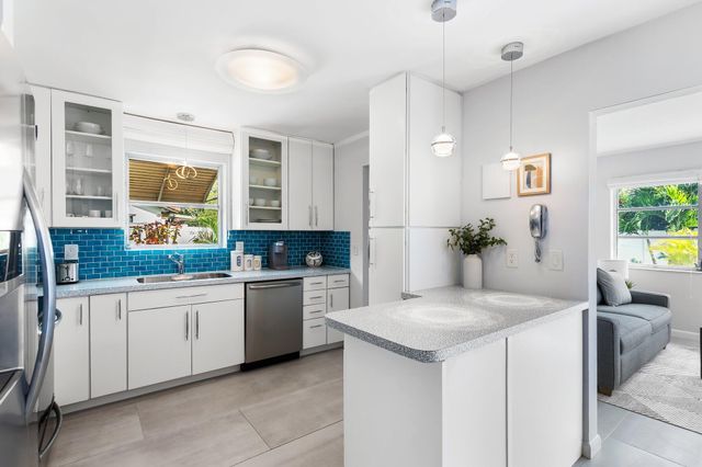 2640 NW 9th Lane, Wilton Manors, FL 33311