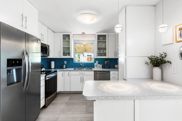 2640 NW 9th Lane, Wilton Manors, FL 33311