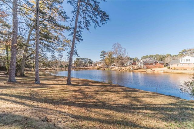 1892 Surrey SE Trail, Conyers, GA 30013