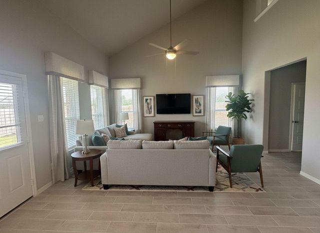 2923 Copper Falls Drive, Iowa Colony, TX 77583
