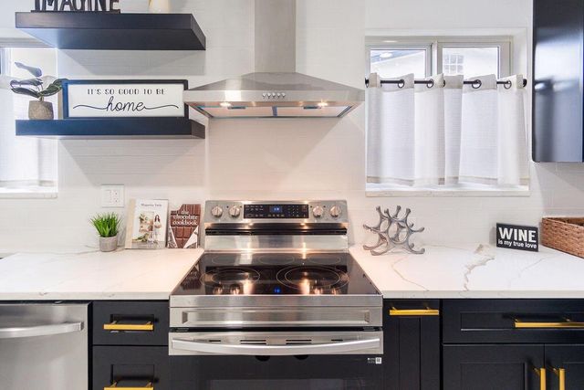 6370 Plunkett Street, Hollywood, FL 33023