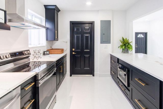 6370 Plunkett Street, Hollywood, FL 33023