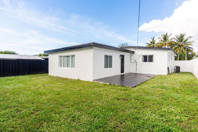 6370 Plunkett Street, Hollywood, FL 33023