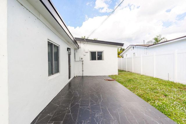 6370 Plunkett Street, Hollywood, FL 33023