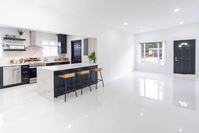 6370 Plunkett Street, Hollywood, FL 33023