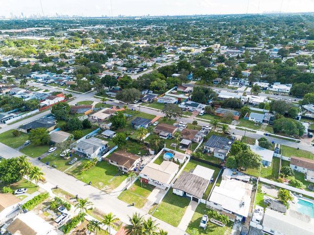 6370 Plunkett Street, Hollywood, FL 33023