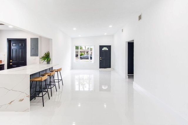 6370 Plunkett Street, Hollywood, FL 33023