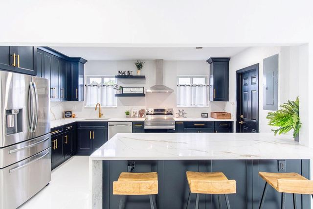 6370 Plunkett Street, Hollywood, FL 33023