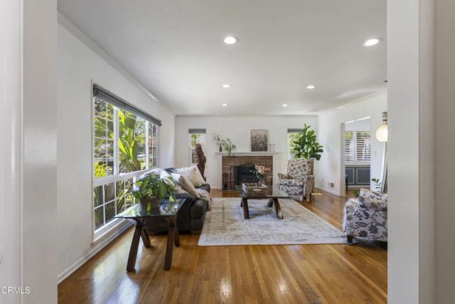 2145 Las Lunas Street, Pasadena, CA 91107
