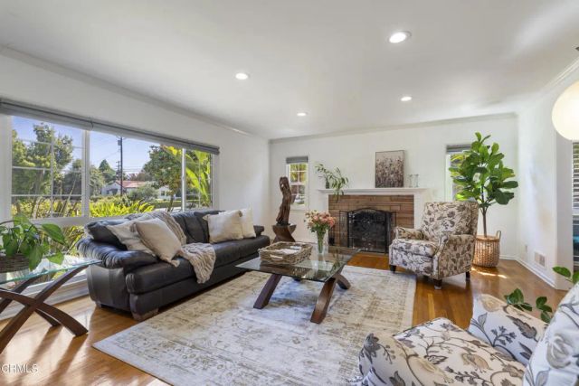 2145 Las Lunas Street, Pasadena, CA 91107
