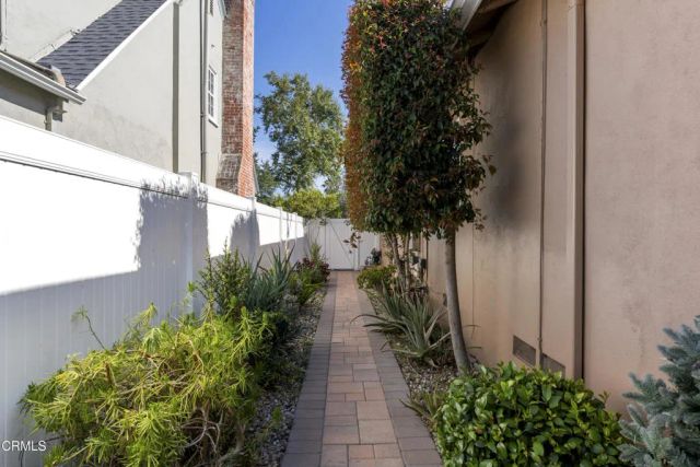 2145 Las Lunas Street, Pasadena, CA 91107