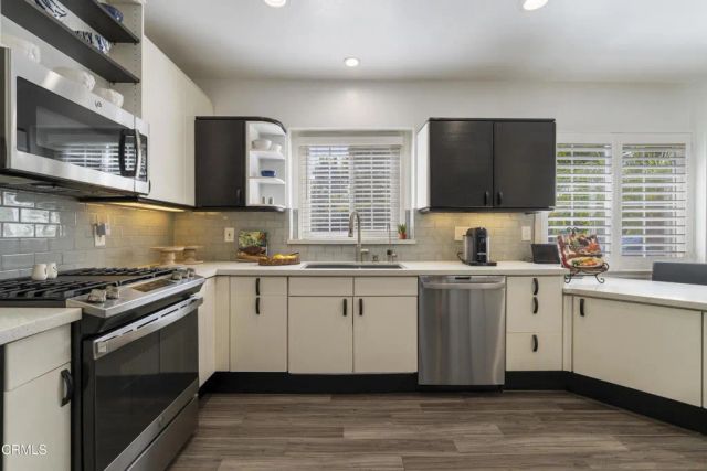 2145 Las Lunas Street, Pasadena, CA 91107