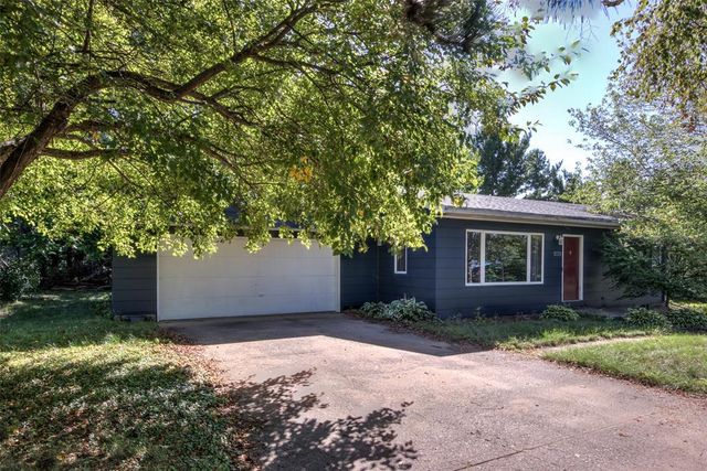1615 Nelson Drive, Eau Claire, WI 54703