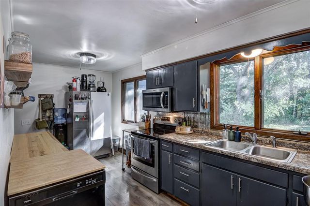 1615 Nelson Drive, Eau Claire, WI 54703